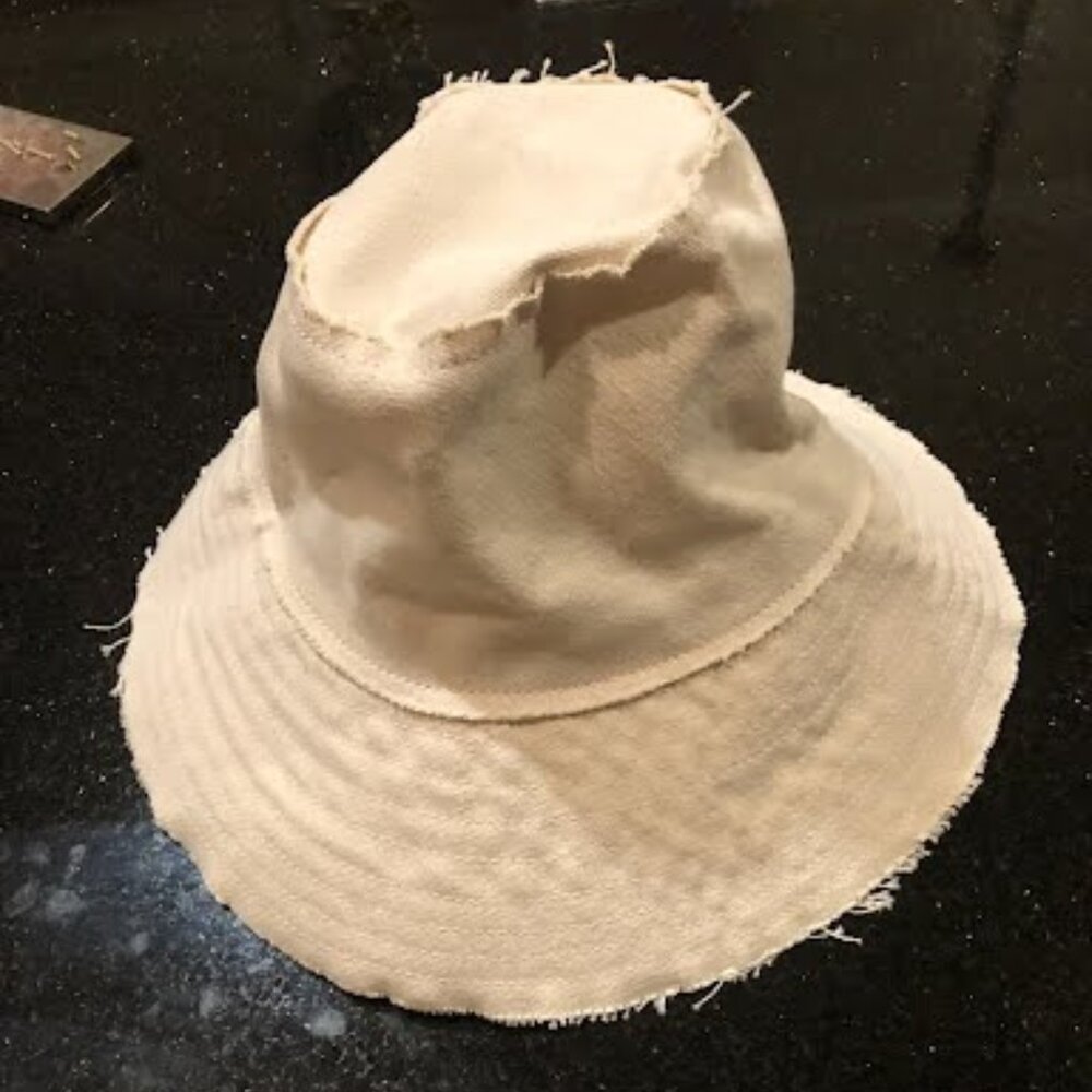 Women's Raw-Edge Cream Bucket Hat